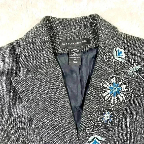 New York & Co. Heathered Gray Embroidered Floral Buttoned Blazer Jacket Size 4 - Picture 2 of 16